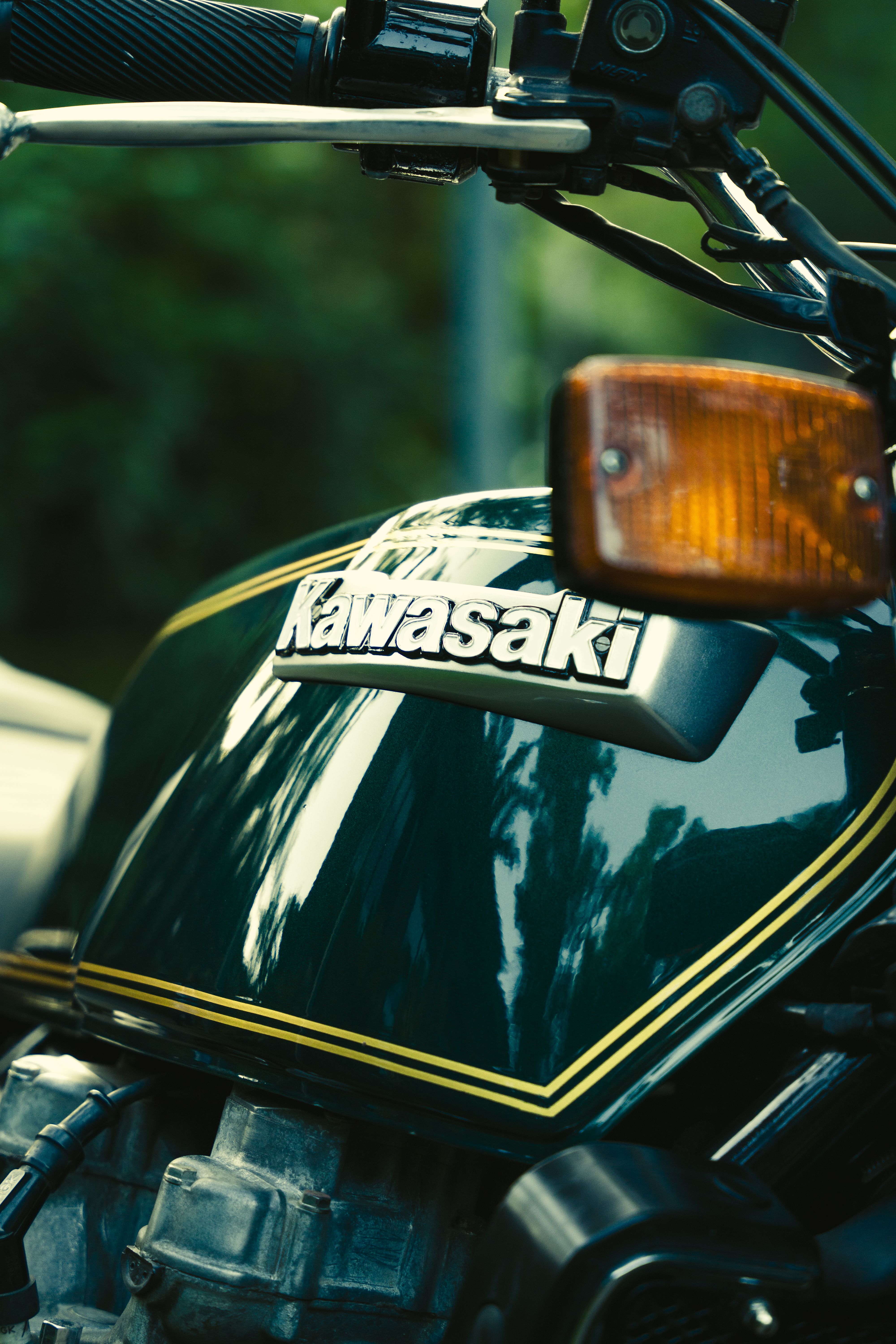 Kawasaki Z1300 restored angle shot