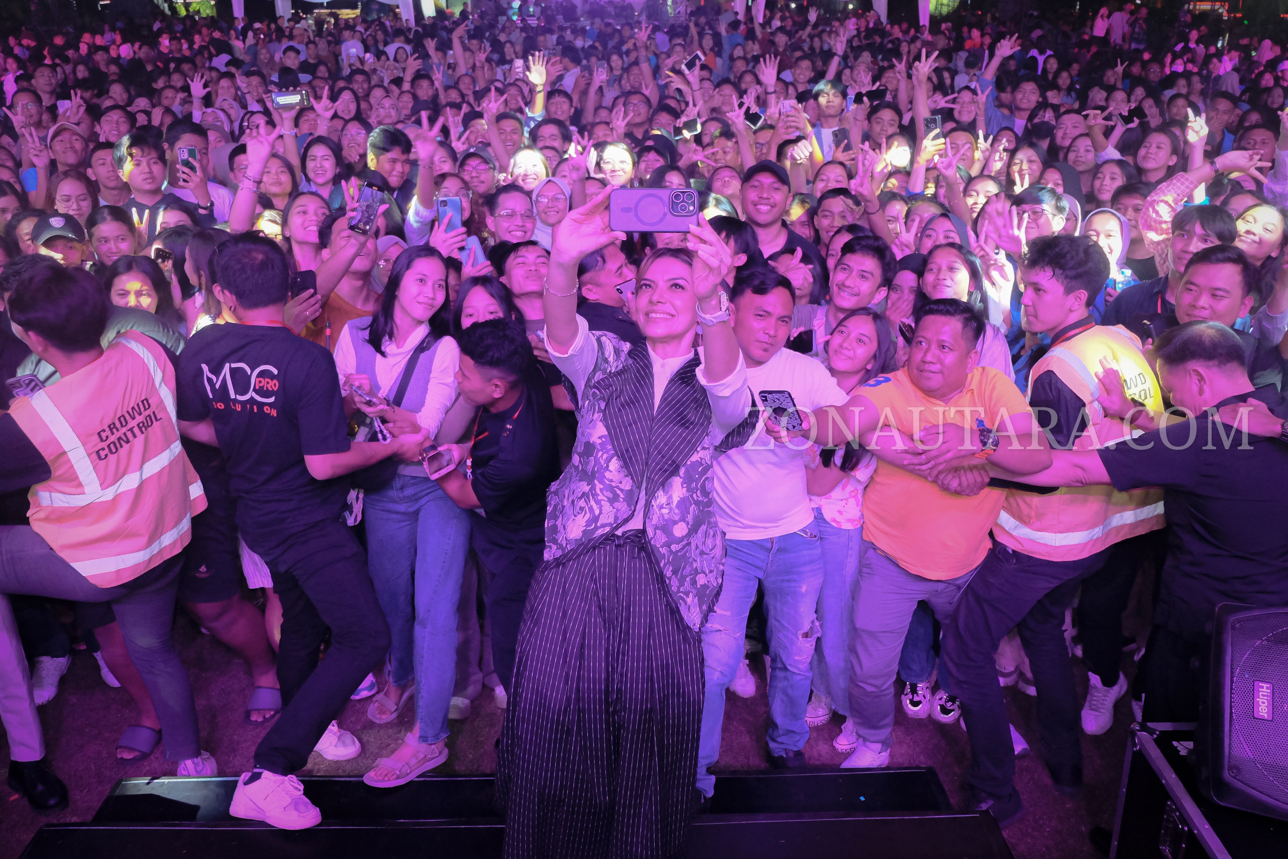 FOTO: Keseruan Mata Najwa On Stage di Manado