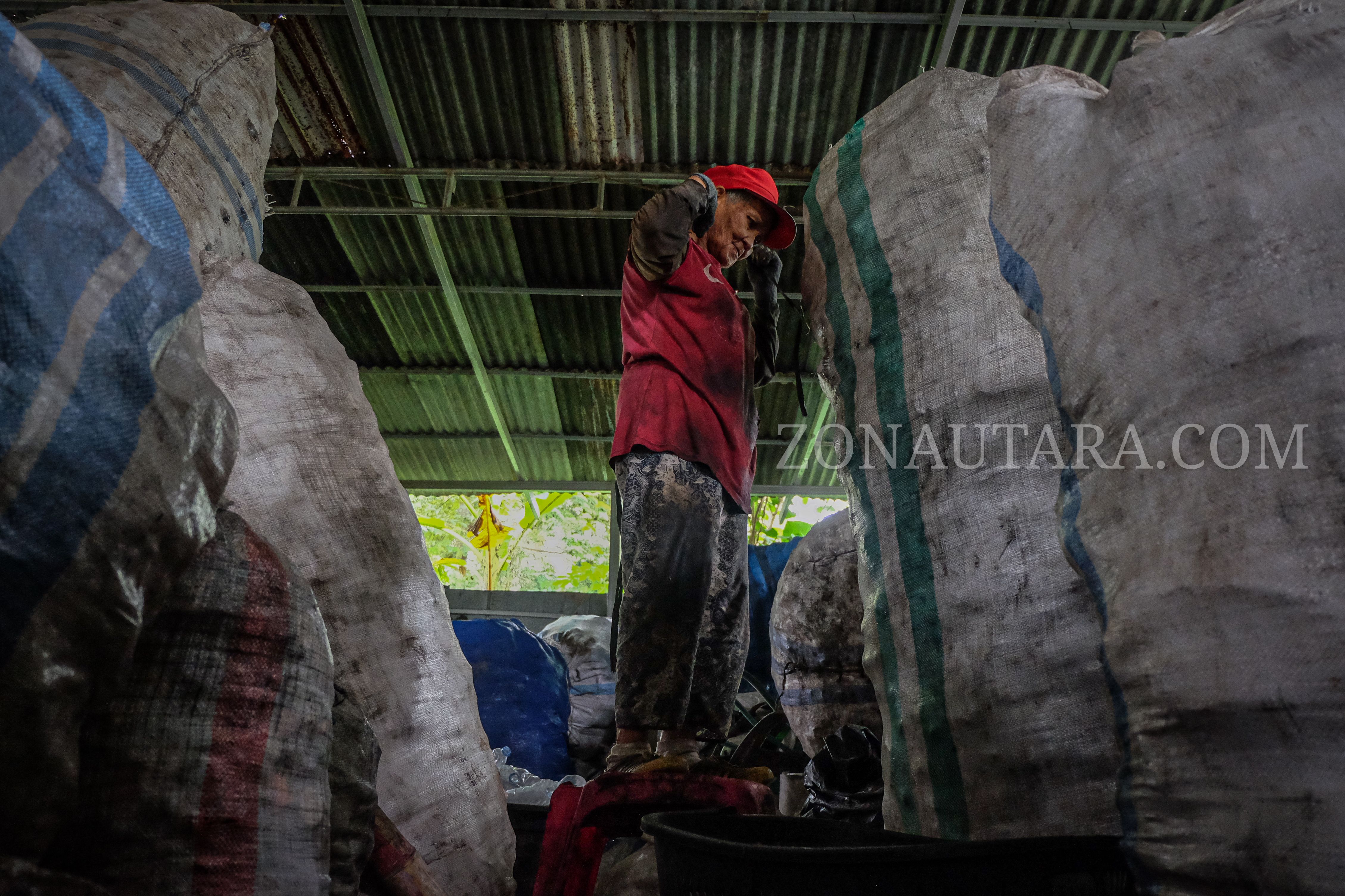 FOTO: Aktivitas dan kondisi di TPA Kotamobagu